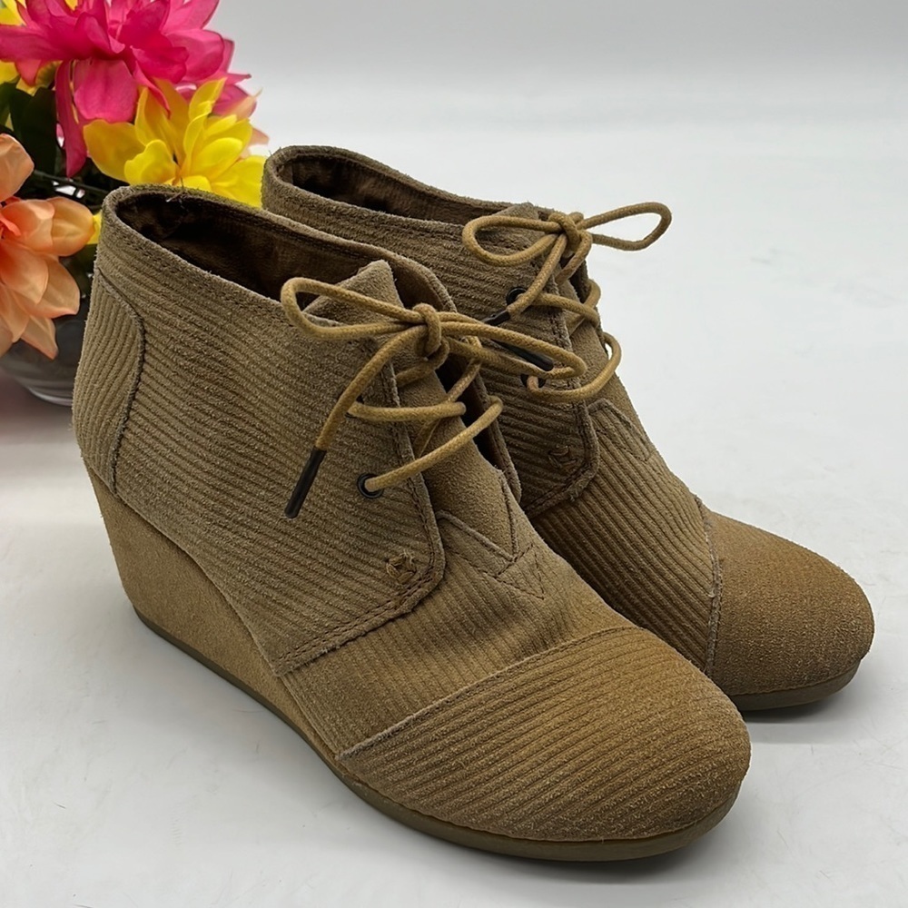 Toms Tan Corduroy Wedge Ankle Bootie Sz 7. MCA1277B